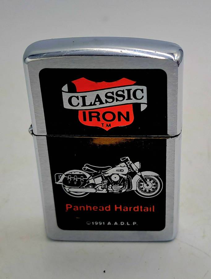 Vintage ZIPPO Lighter Classic Iron -No Spark need new flint and fluid Made in the USA