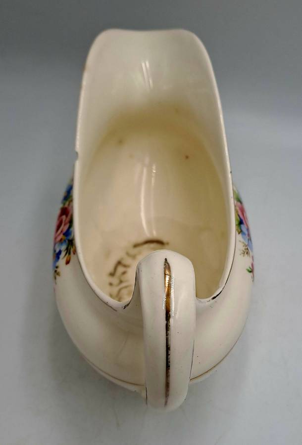 Vintage Weatherby Hanley Gravy Boat Royal Falconware- Chipped see Condition