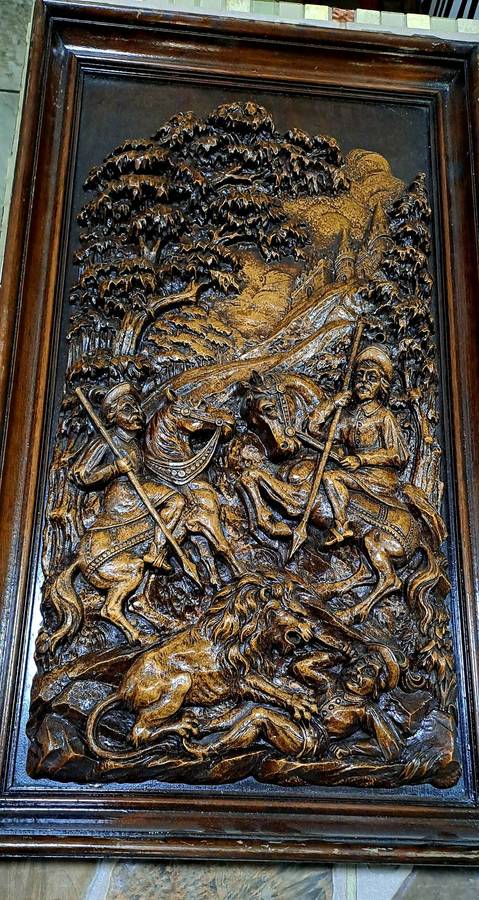 Vintage Syroco wood plaque depicting a lion hunt by The Syracuse Ornamental Company,
