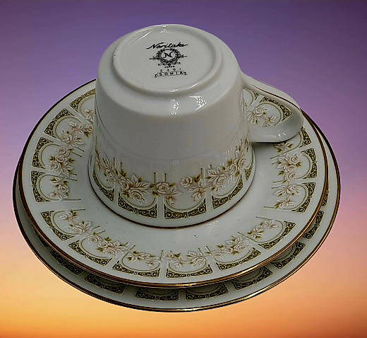 18pc Vintage 1970's Noritake  2301 SONIA (6 Tea Trio's)Gold Trim - Unused ..still in Box -Japan