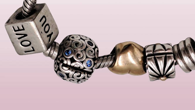 Pandora Charm Bracelet with 18 Charms .925 Silver,6 with Gold- 1x 2,88g 14kt Gold Heart -boxed