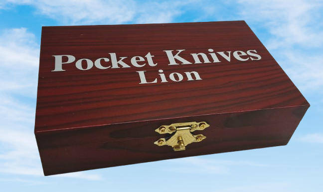 Collectable Big Five Pocket Knife - LION - In wooden display Box