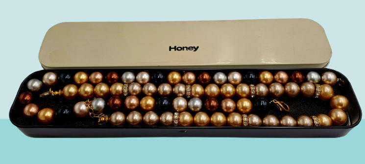 Pre-Owned  2 x Honey Necklaces in Honey Tin -Costume Jewelry -faux or simulated pearls