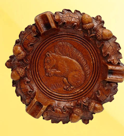 A Pair of Vintage Syroco Wood Ashtray Squirrel Oak Leaf Acorn Nut Design