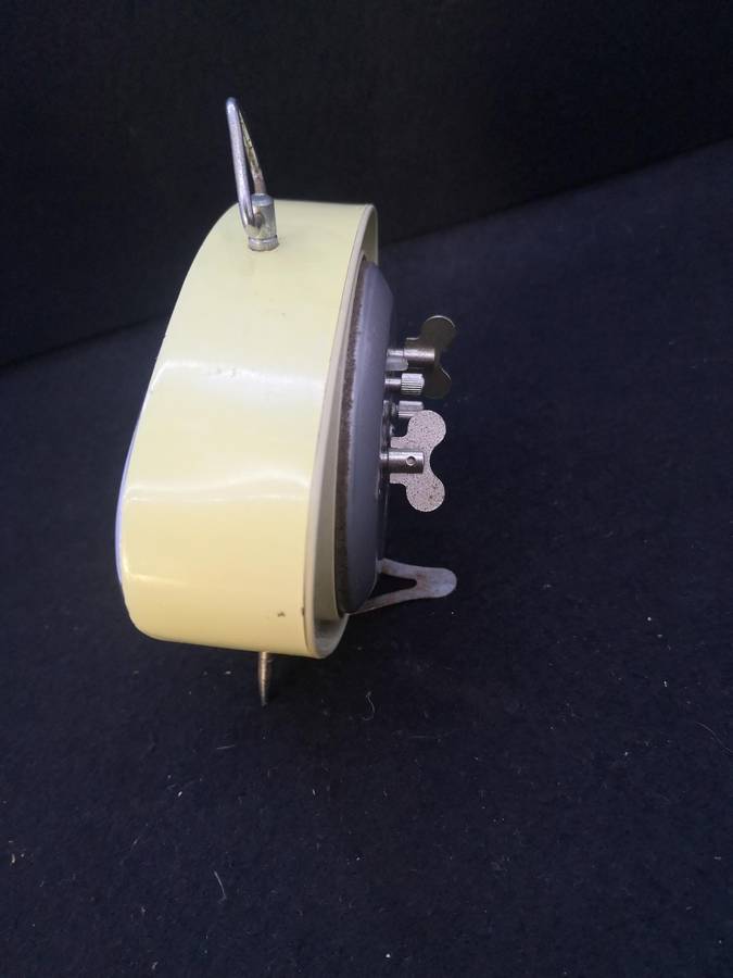 Collectable Fossil wind up alarm clock - alarm not working. Keeps time