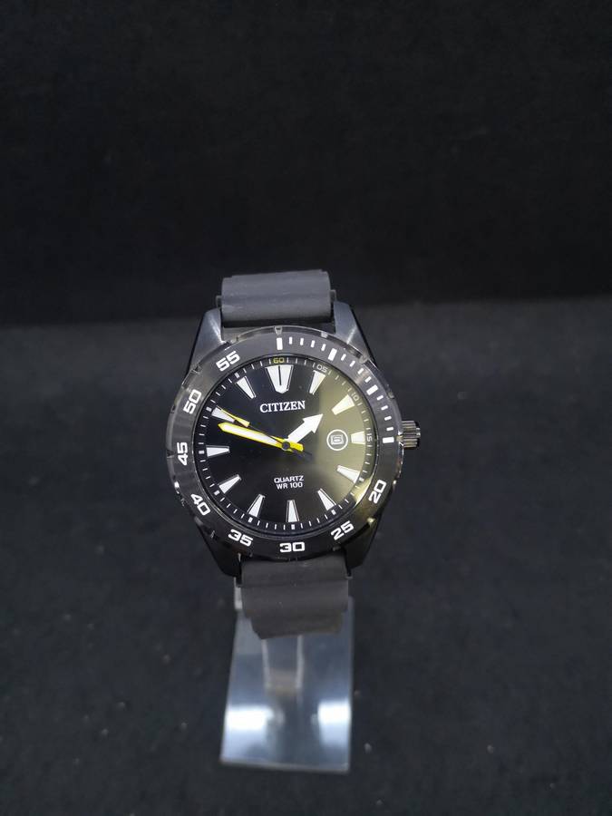 Citizen Quartz WR100 men's watch - untested from shop auction