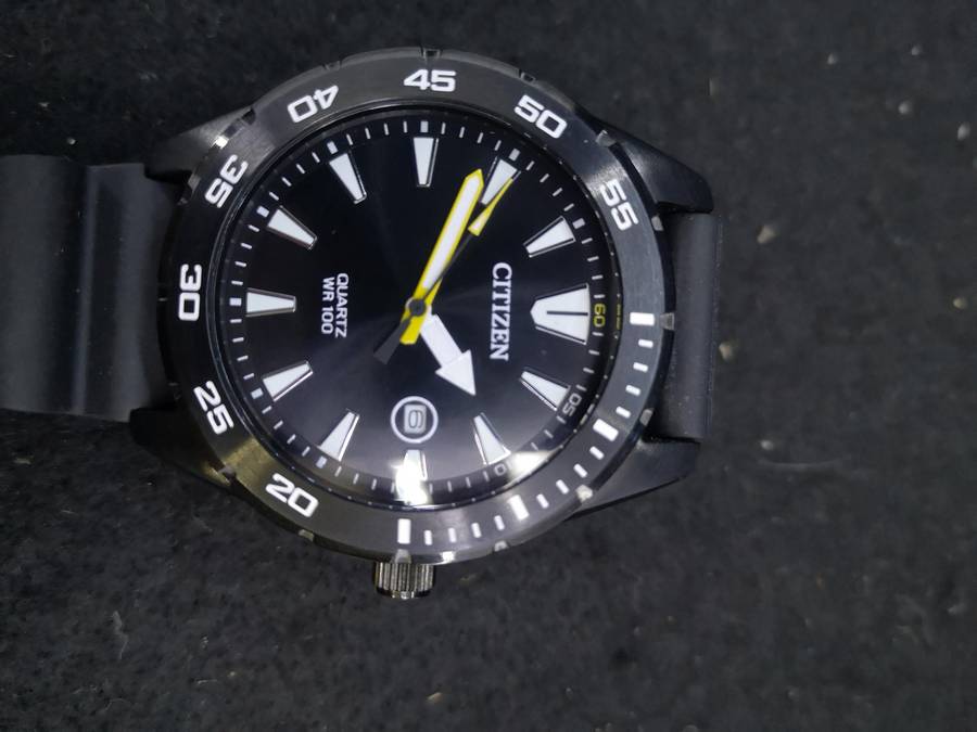 Citizen Quartz WR100 men's watch - untested from shop auction