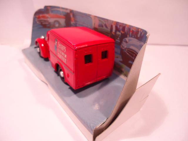 Matchbox Dinky - 1948 Commer 8 CWT Van - Sharps Toffee - # DY 8A