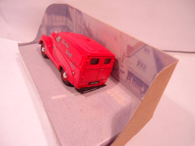 Matchbox Dinky - 1953 Austin A40 Van - Brook Bond Tea - # DY 15A