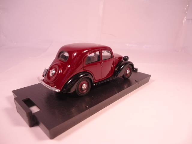 Brumm - 1949 Fiat 1100 - #R065-02