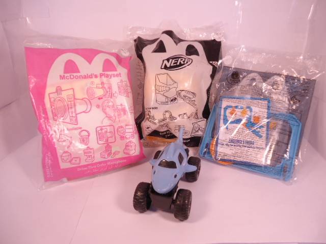 Hasbro - Lot of 4 Plastic Toys