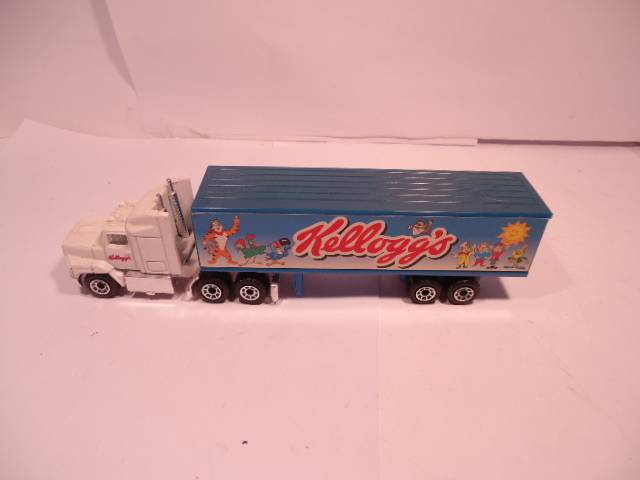 Matchbox Convoy - Ford Aeromax Box Truck - Kelloggs - # 165 O ME