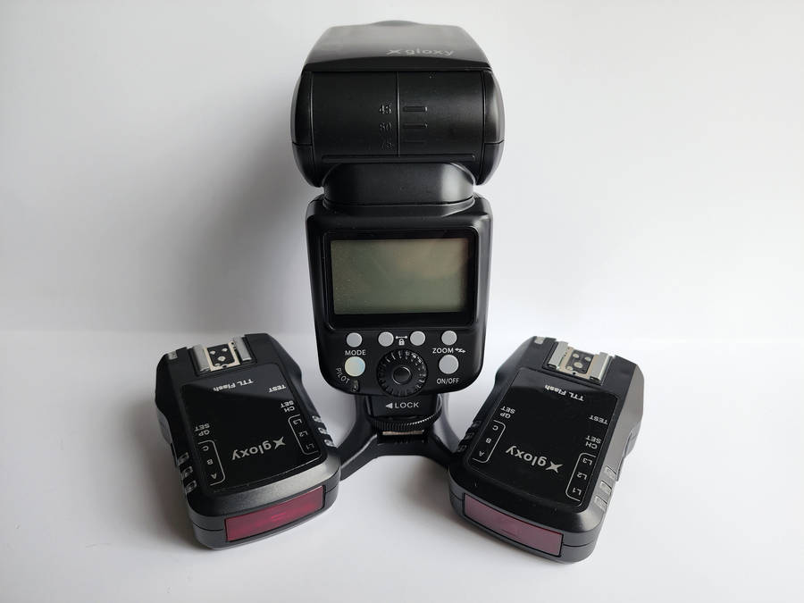 Gloxy Speed Light (for NIKON) - with trigger set, color gels and pouch