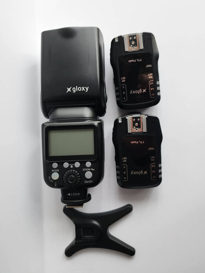 Gloxy Speed Light (for NIKON) - with trigger set, color gels and pouch