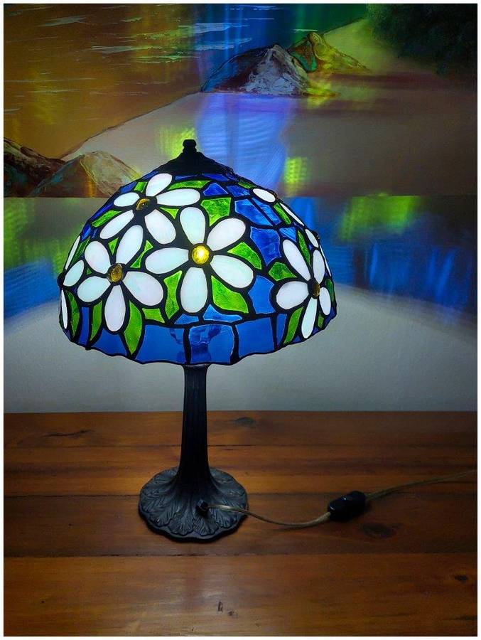 Tiffany-style Stained Glass Lamp - 30cm in diameter