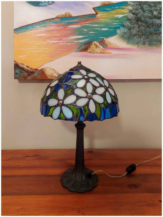 Tiffany-style Stained Glass Lamp - 30cm in diameter