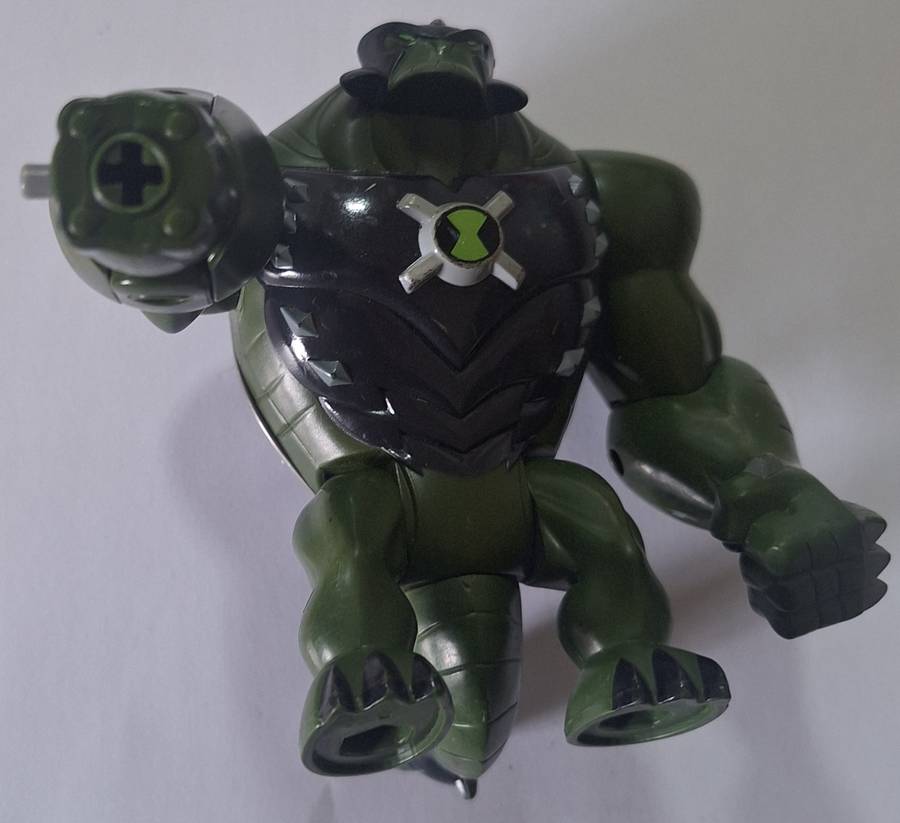 Ben 10 Humigousaur ( Missing  weapon)
