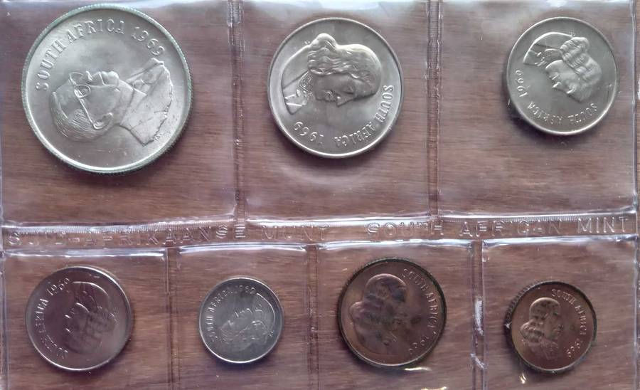 SOUTH AFRICAN MINT PACK 1969 English and silver R1