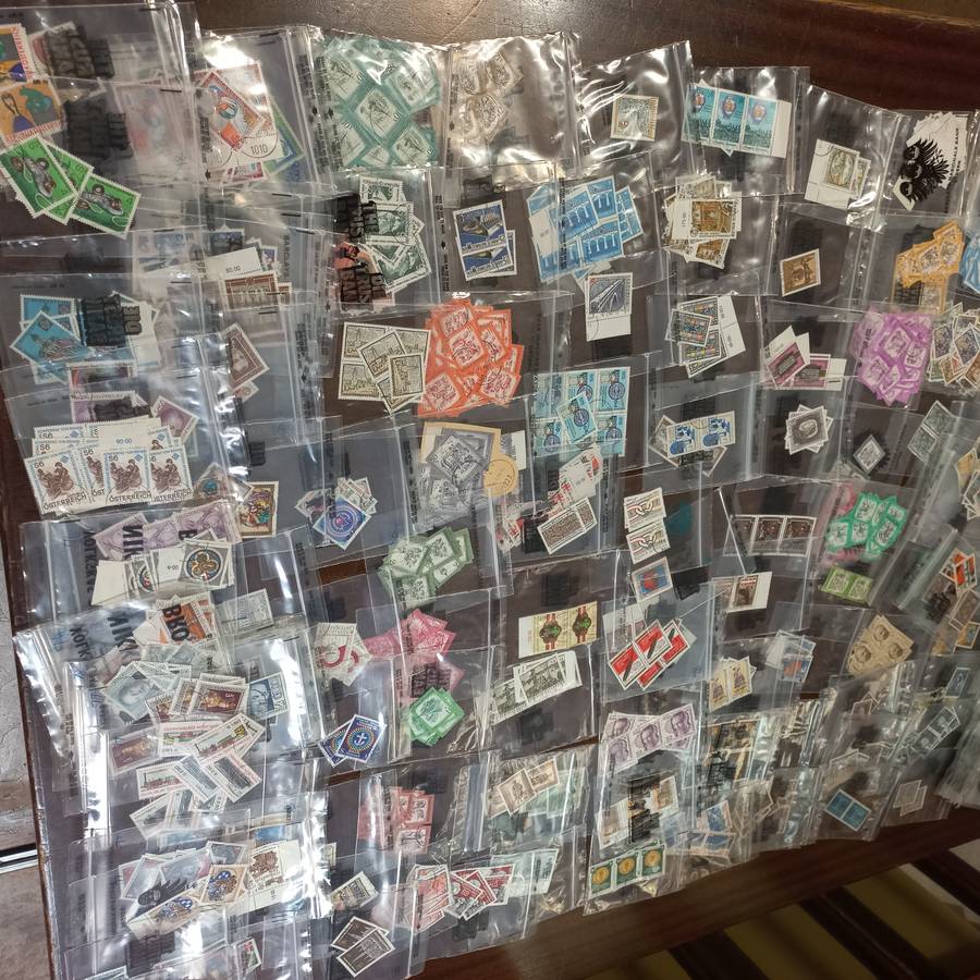 Austria Collection off paper neatly sorted. Includes definitives. R1 start