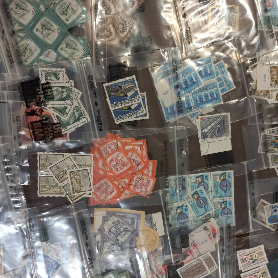 Austria Collection off paper neatly sorted. Includes definitives. R1 start