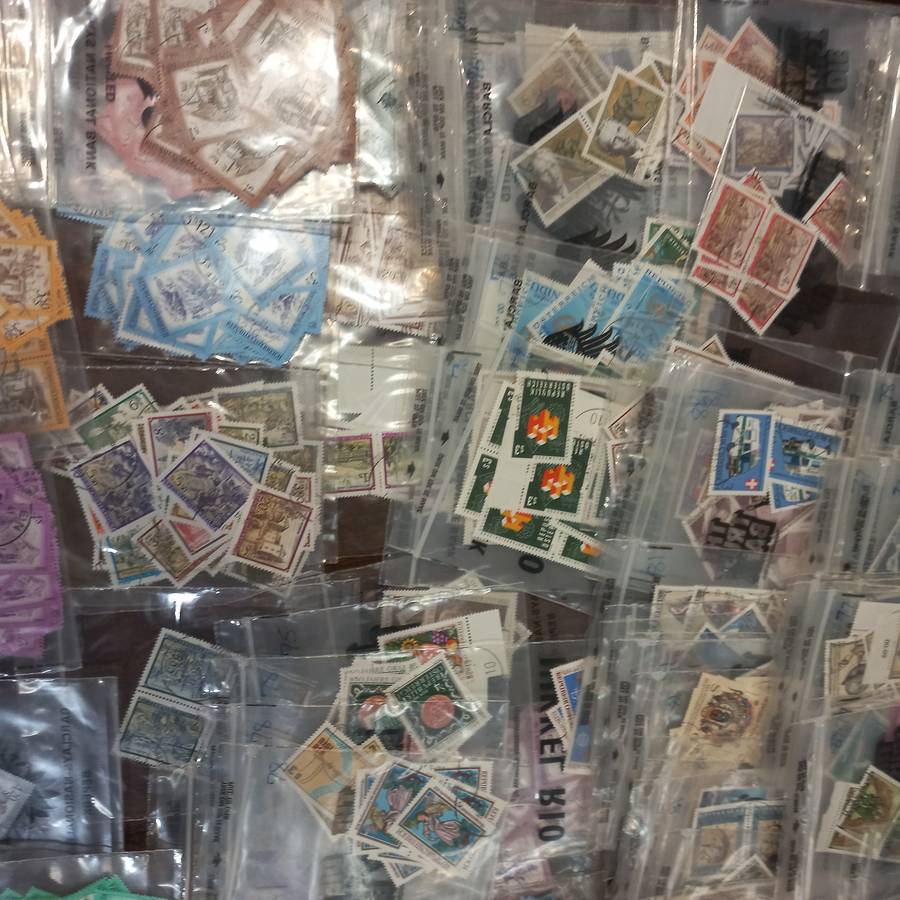 Austria Collection off paper neatly sorted. Includes definitives. R1 start