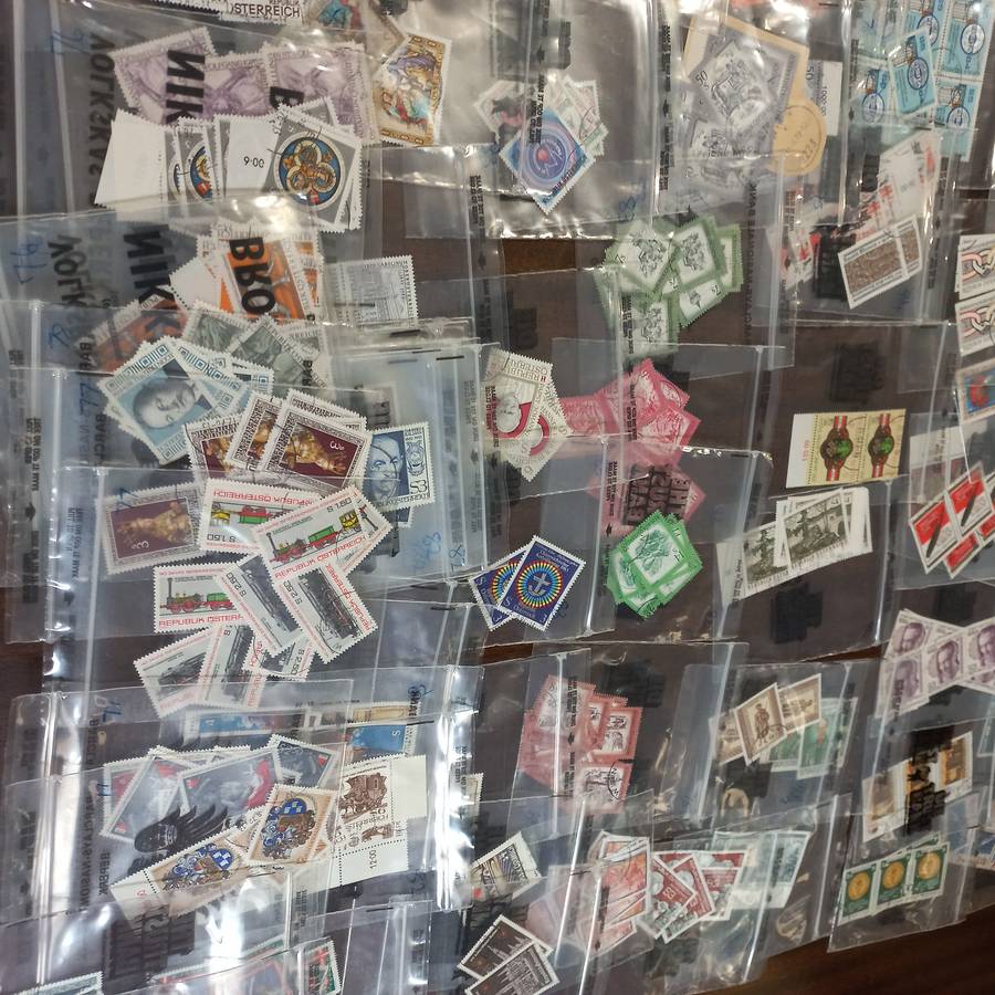 Austria Collection off paper neatly sorted. Includes definitives. R1 start
