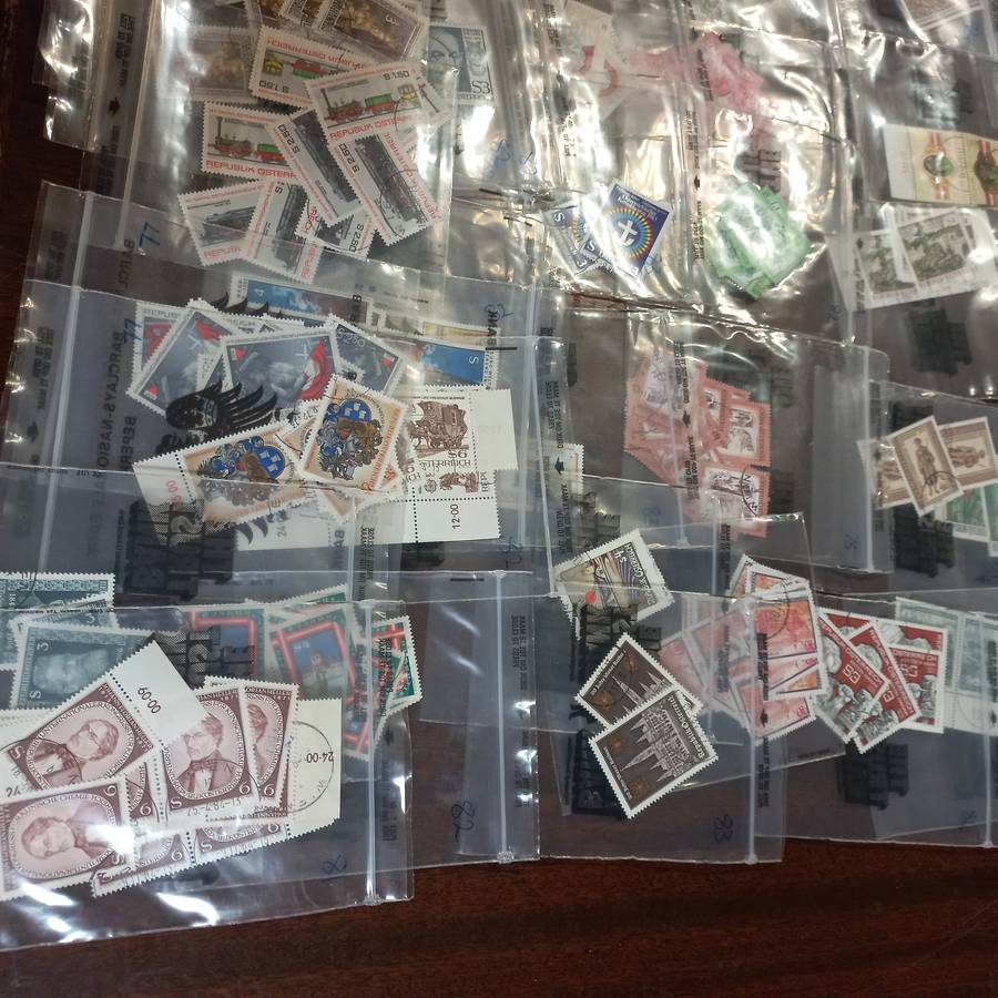 Austria Collection off paper neatly sorted. Includes definitives. R1 start