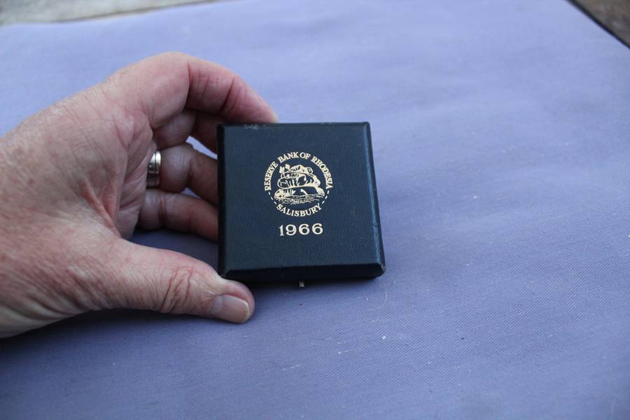 for Mhaki Khaki ONLY! Rhodesian gold one pound - boxed - gradeable - stunning coin!