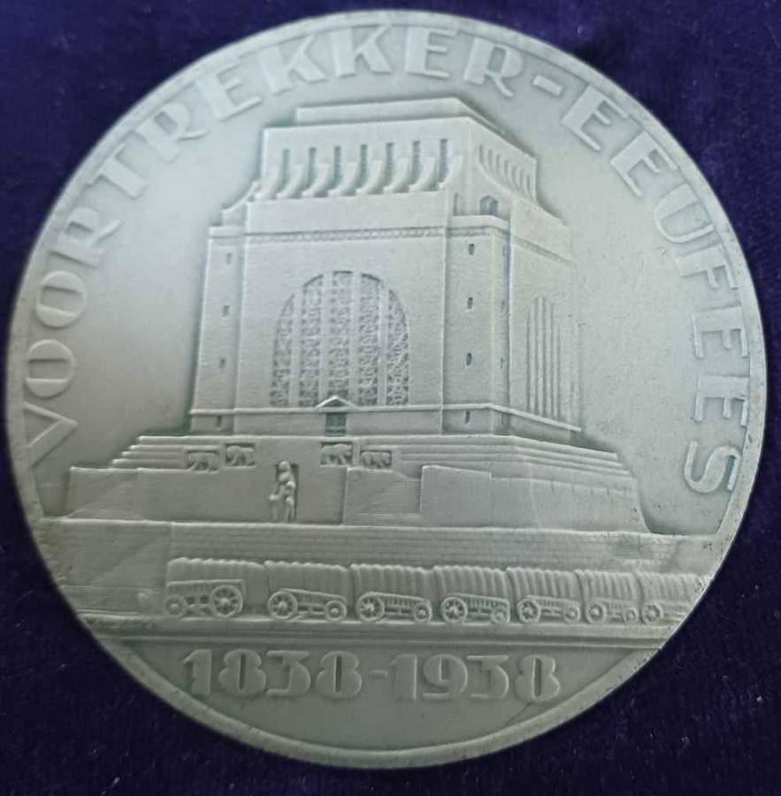 1838 To 1938 Voortrekker Eeufees medal Kaapstad-Mgundlovu-Pretoria Medal