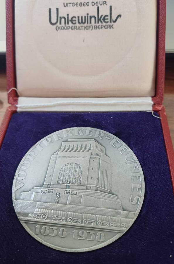 1838 To 1938 Voortrekker Eeufees medal Kaapstad-Mgundlovu-Pretoria Medal