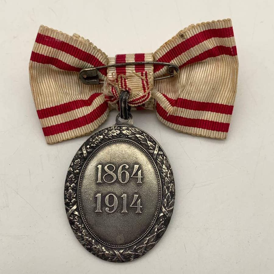 WW1  Austria/Hungary Red Cross '1864-1914' Medal/War Decoration (Lady's)