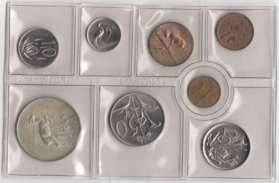 1976 MINT PACK UNC WITH SILVER R1 COIN       RSA