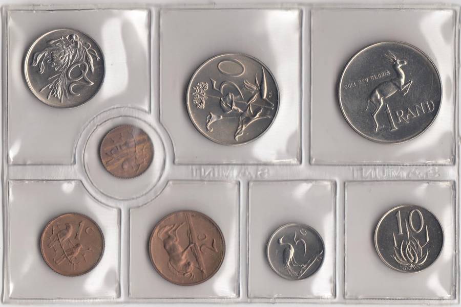 1977 MINT PACK UNC With 1/2 Cent Coin  Sealed    1977-102~