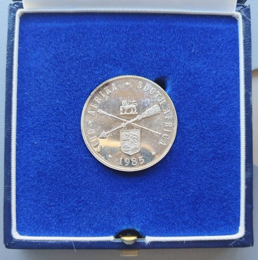 1985   PROOF SILVER R1 (75TH YEAR PARLIAMENT ) IN SA MINT BOX         18031~