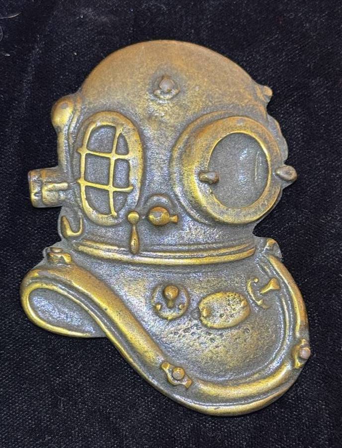 Presented is an impressive brass Navy Divers Insignia Plaque.