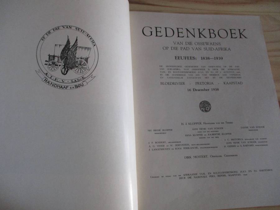 GEDENKBOEK van die Ossewaens op die pad van Suid-Afrika. EEUFEES 1838-1938