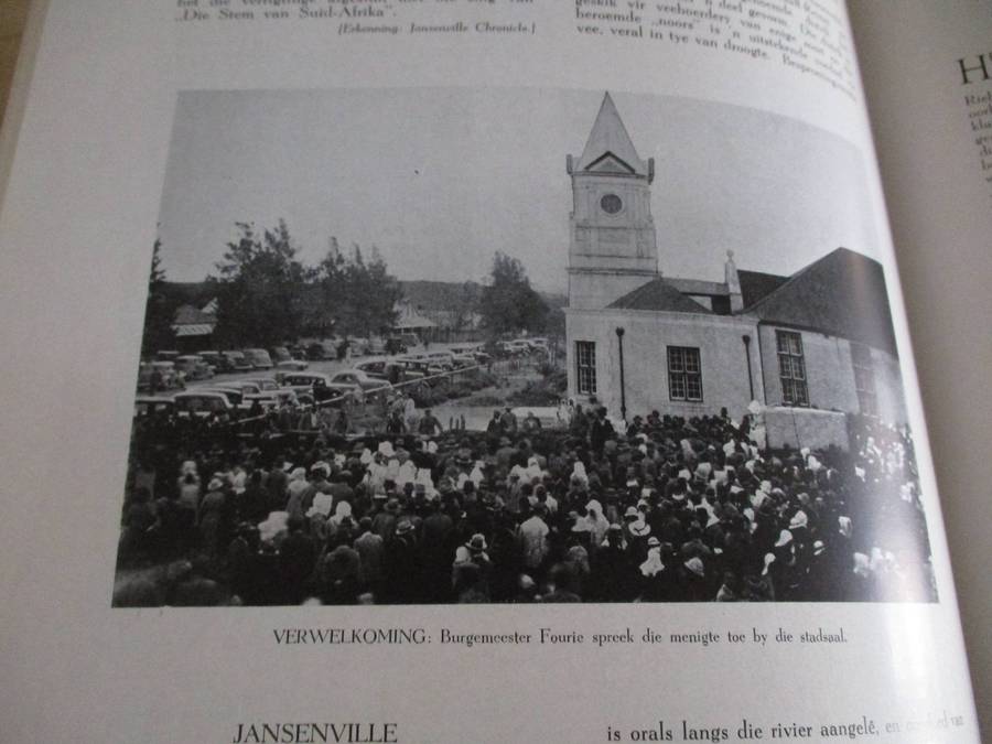 GEDENKBOEK van die Ossewaens op die pad van Suid-Afrika. EEUFEES 1838-1938