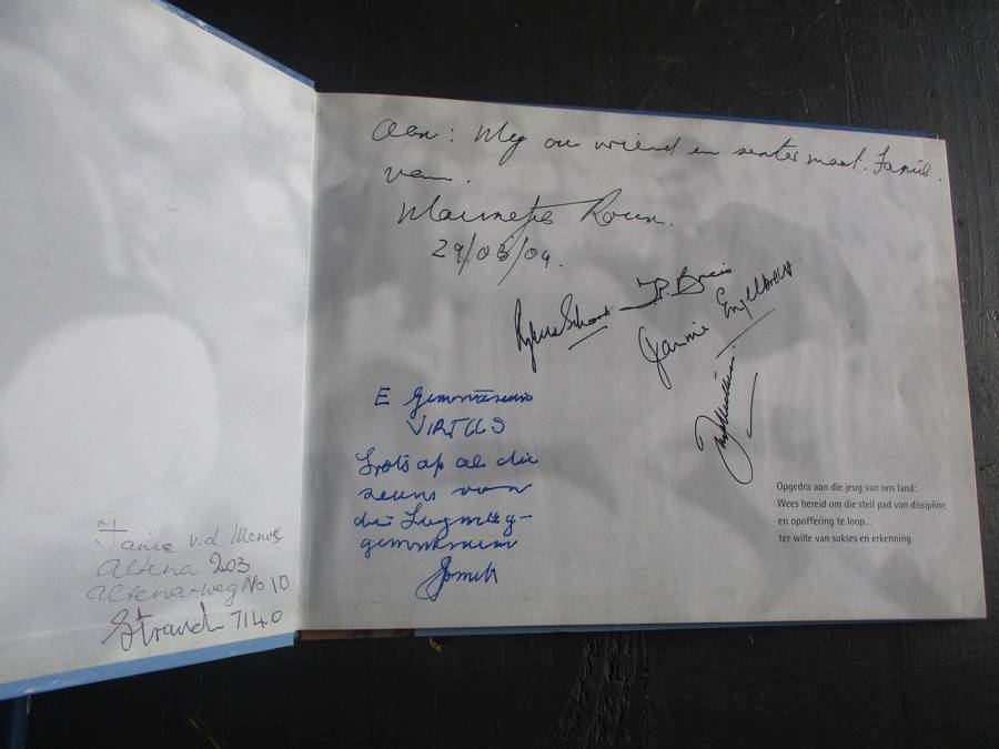 Mannetjies Roux. GETEKEN Roux, Ryk van Schoor, Theuns Briers, Jannie Engelbrecht, Dawie de Villiers