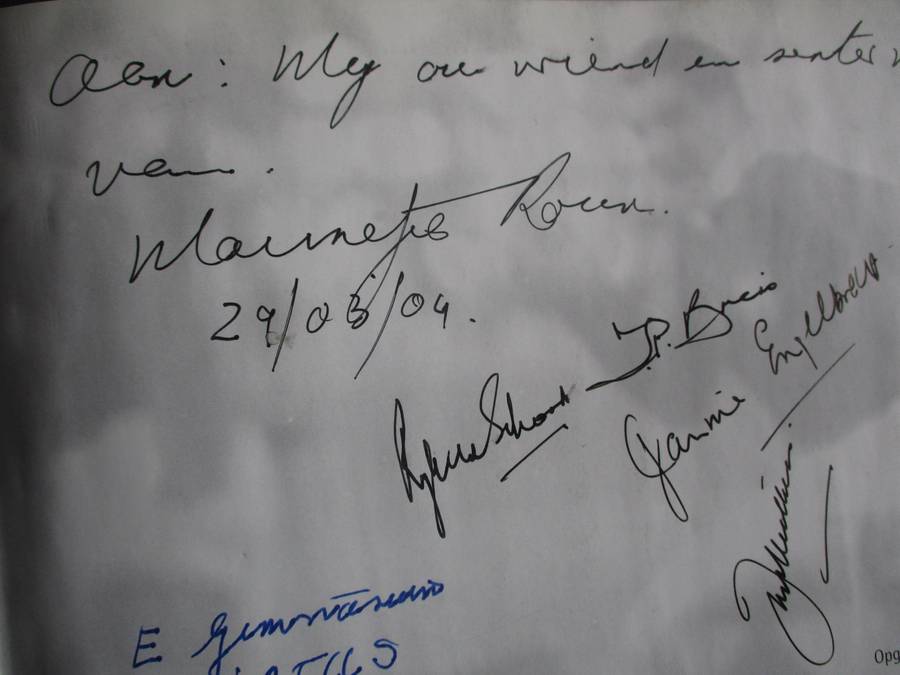 Mannetjies Roux. GETEKEN Roux, Ryk van Schoor, Theuns Briers, Jannie Engelbrecht, Dawie de Villiers