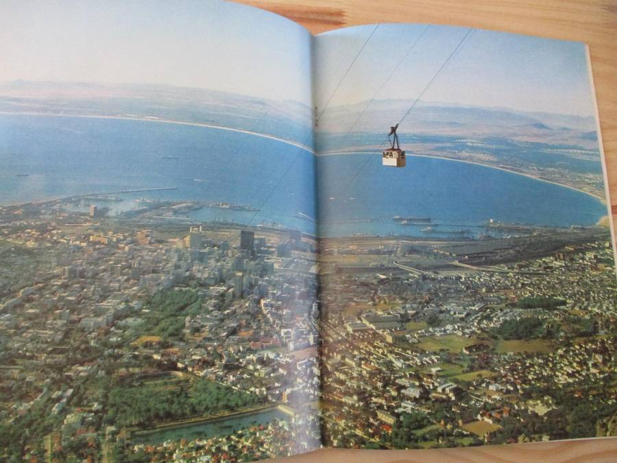 Tafelberg en die sweefspoor  T.V. Bulpin