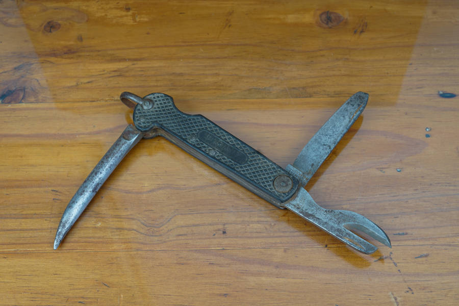 Vintage pocket knife, possibly military?