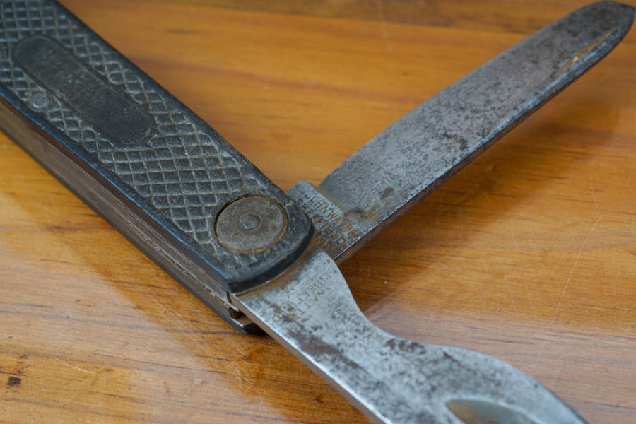 Vintage pocket knife, possibly military?