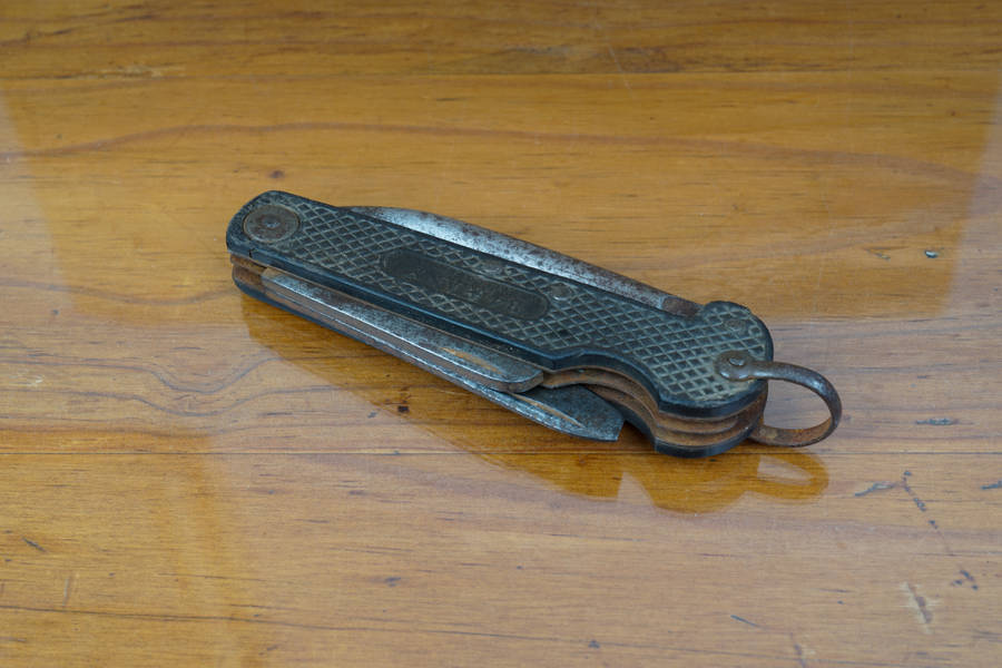 Vintage pocket knife, possibly military?