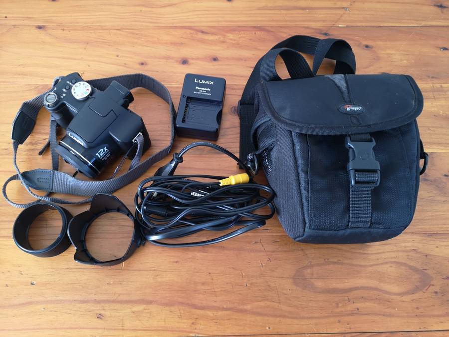 Panasonic Lumix DMC-FZ8 compact super zoom digital camera