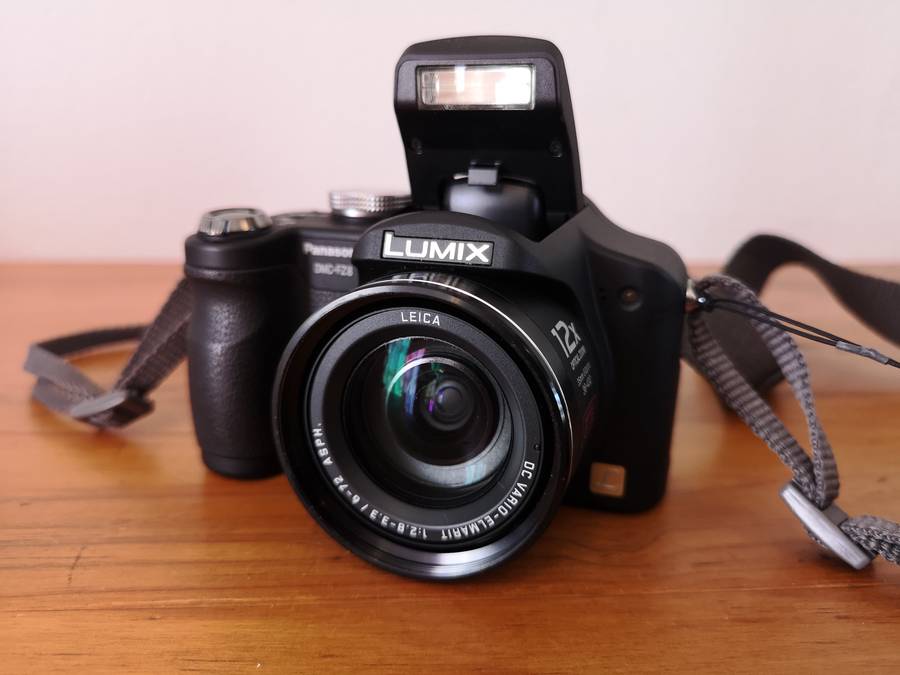 Panasonic Lumix DMC-FZ8 compact super zoom digital camera