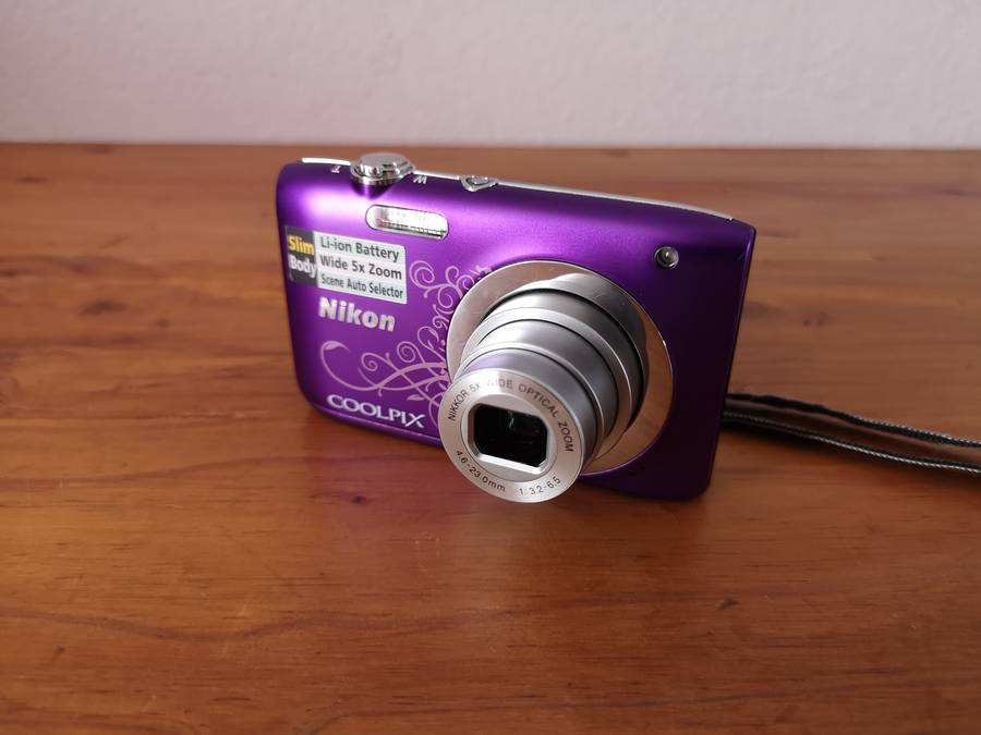 Nikon Coolpix S2600 CCD sensor digital compact camera