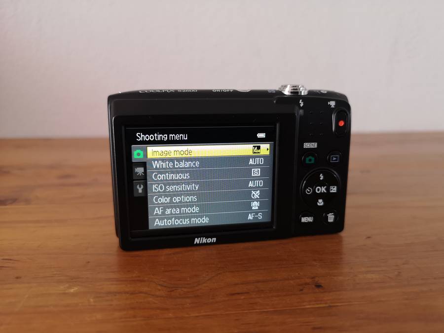 Nikon Coolpix S2600 CCD sensor digital compact camera