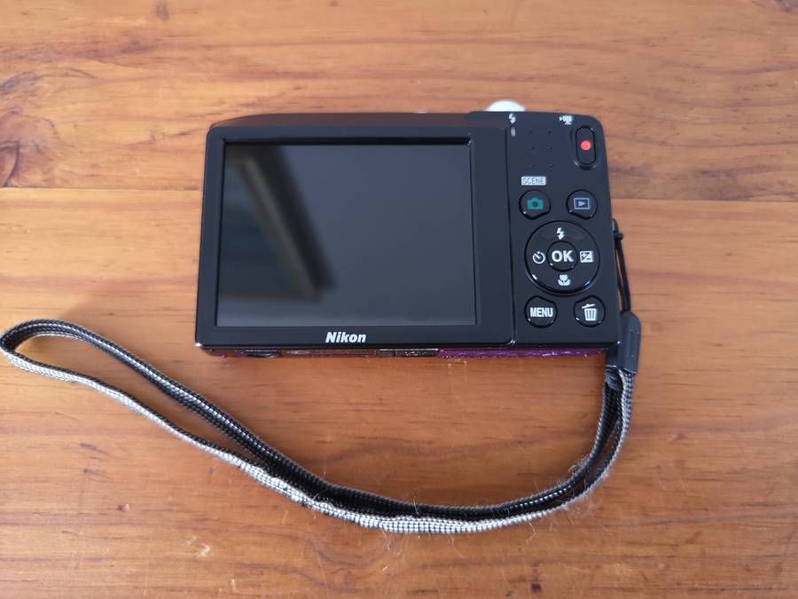 Nikon Coolpix S2600 CCD sensor digital compact camera