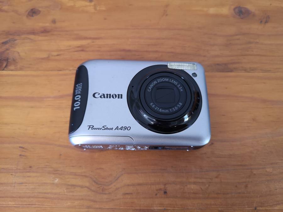 **Late entry** Canon Powershot A490 digital compact point & shoot camera