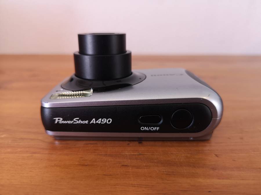 **Late entry** Canon Powershot A490 digital compact point & shoot camera